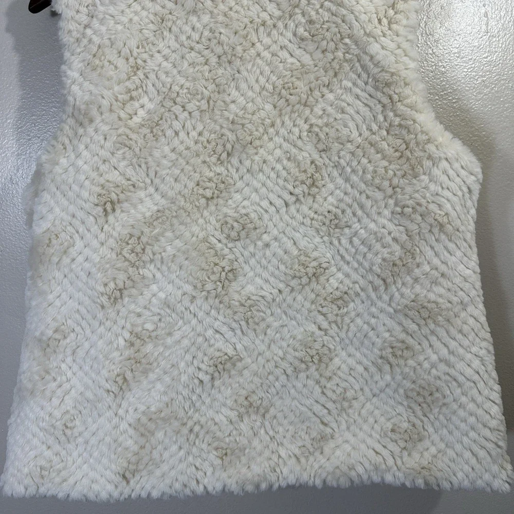 NWOT CJ BANKS Women's Reversible Petite Medium White Quilted Puffer Vest